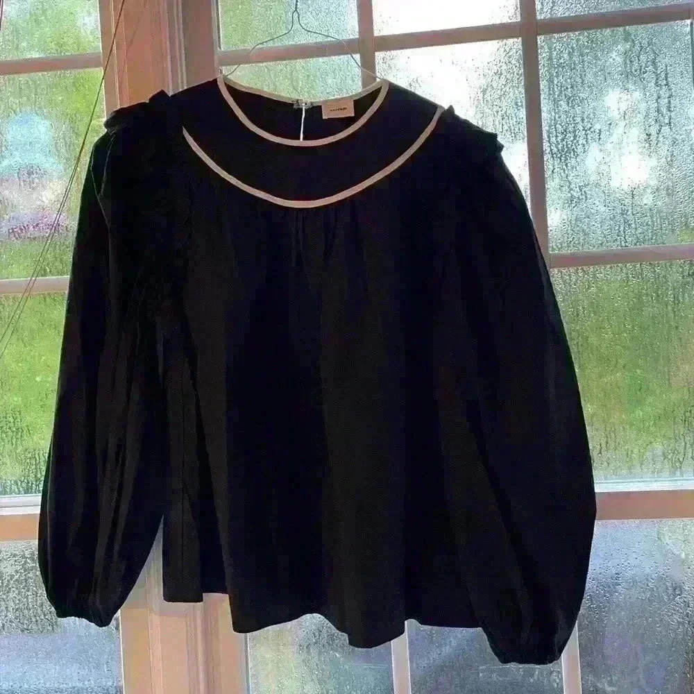 AUREM Black Blouse Women Medium Flowy NWOT, purchased at boutique, ruffles